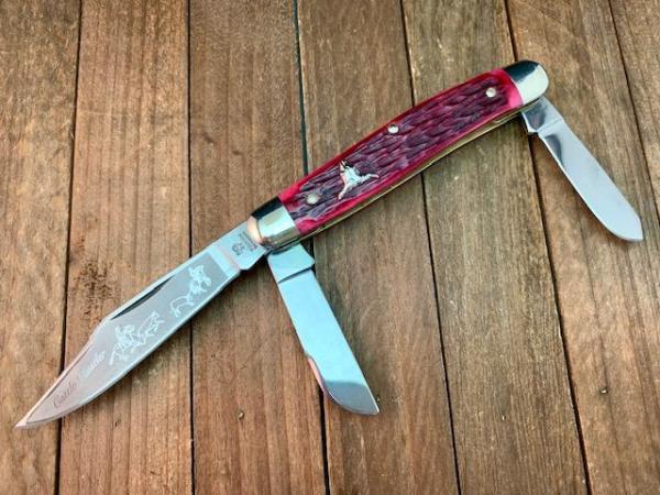 Hen and Rooster Cattle Rustler Stockman Red Jigged Bone Steer Head Shield Hen and Rooster Cattle Rustler Stockman Red Jigged Bone Steer Head Shield