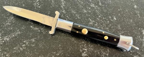 Rare Rizzuto Estileto Milano Variation Switchblade Knife, Penguin On Tang Rare Rizzuto Estileto Milano Variation Switchblade Knife, Penguin On Tang