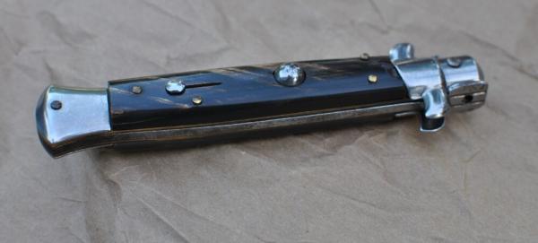 Italian Stiletto Older Mottled Horn 4 3/4" Closed Unused Works As Intended Italian Stiletto Older Mottled Horn 4 3/4" Closed Unused Works As Intended