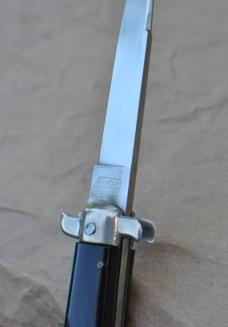 Italian Derby Stiletto Black Horn 20cms Open Perfect Action Tight Button Open/Close Pat. 96847 INOX