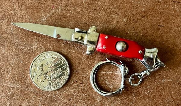 Mini Keychain Switchblade Knife, China, 3.5 Inch Fishtail Style, Unused. Mini Keychain Switchblade Knife, China, 3.5 Inch Fishtail Style, Unused.