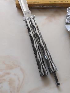Vintage 1980s Valor Parker Eagle "CHO" wrist flicker balisong!