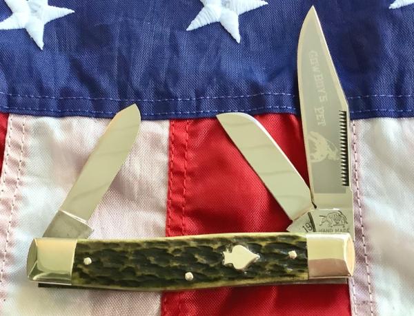 1984 Bulldog Brand “Cowboys’s Pet” Stockman Knife w/ Nice Green Bone Handles -NOS 1984 Bulldog Brand “Cowboys’s Pet” Stockman Knife w/ Nice Green Bone Handles -NOS