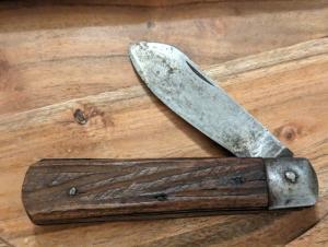 Antique Unbranded Jigged Wood Handle Single Blade Iron Bolsters Carbon Fiber Blade