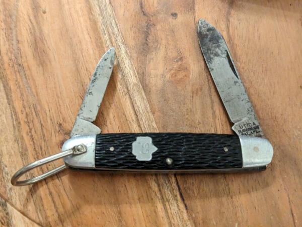 Vintage 1940's Utica Cutlery Co Featherweight Girl Scout Pen Knife 