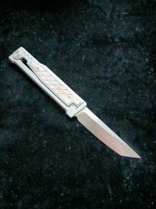 REATE EXOSKELETON GRAVITY KNIFE 
