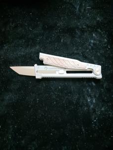 REATE EXOSKELETON GRAVITY KNIFE 