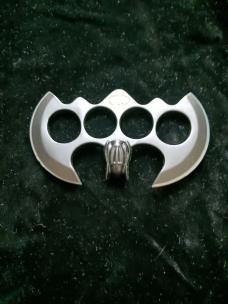 BATMAN KNUCKLE KNIFE