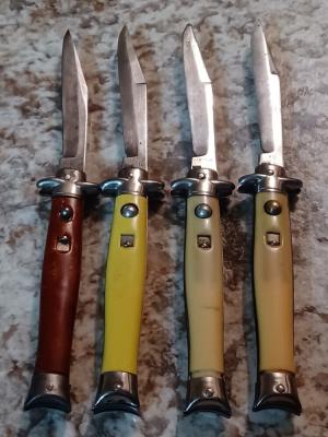 Group of four 8 fish tail shur snap. For Parts or repair.