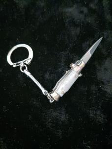2 KEYCHAINS