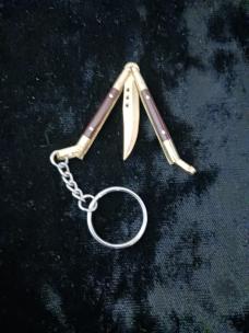 2 KEYCHAINS