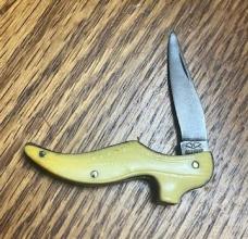 SUPER UNUSUAL SHOE KNIFE