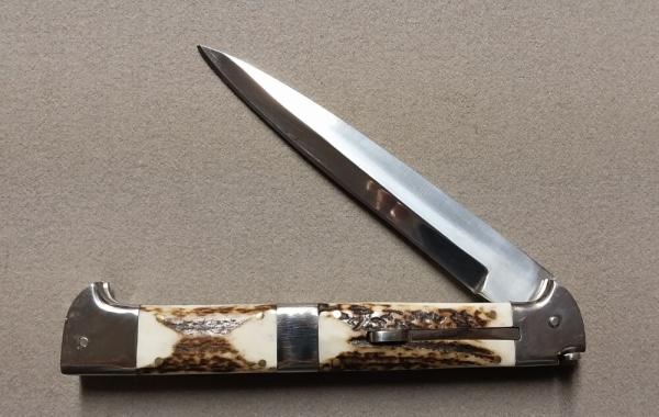 13" Picklock Switchblade with Stag handles. 13" Picklock Switchblade with Stag handles.