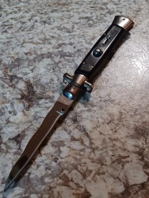 10" Asian stiletto. Kriss Blade.