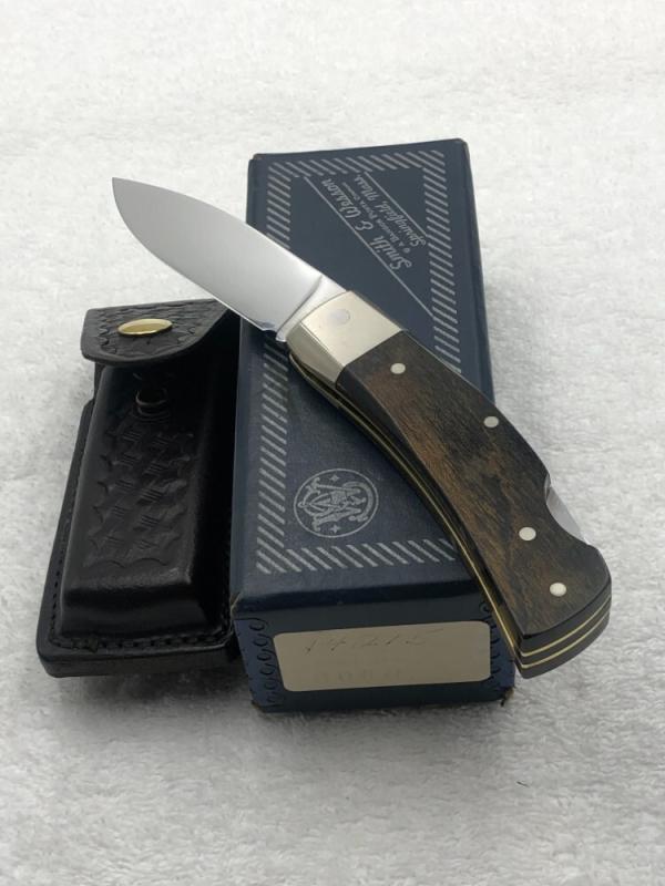 Vintage Smith & Wesson Folder Lockback Hunter Model 6060 With Sheath In Box