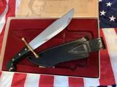 Case xx 1987? Jim Bowie Theme Large Fixed Blade w/ Black Synthetic Handles & Orig Sheath and box