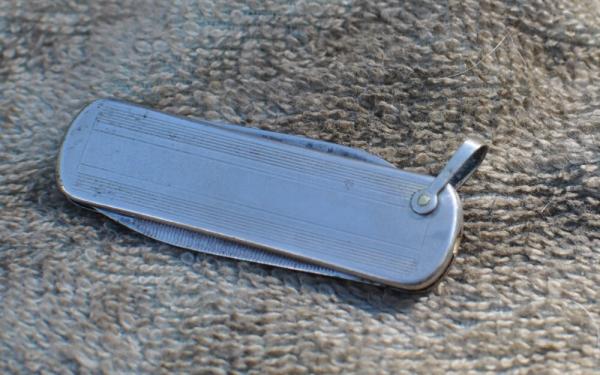 Imperial 1/2 Lobster 2 1/2' Closed 2 Blades 1956-88 Silver Handles Bail Factory Tight Loud Snap 
