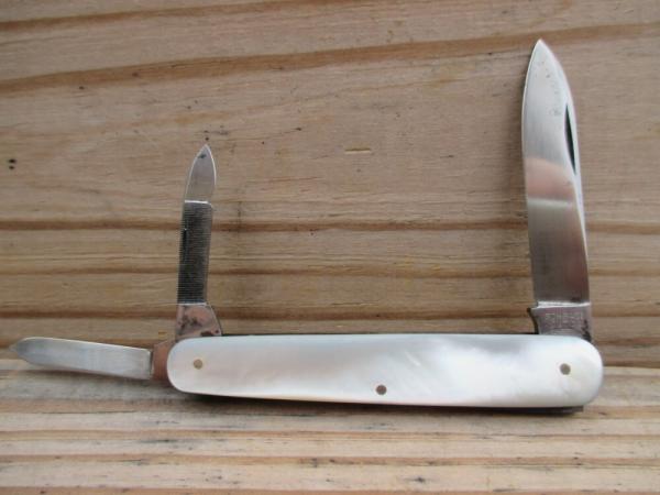 Schrade Cut. Co.  Split Back Pearl Whittler 