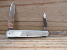Schrade Cut. Co.  Split Back Pearl Whittler 
