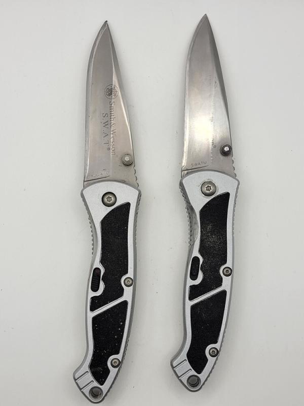  TWO Smith and Wesson S.W.A.T.M Swat M  Assisted Opening Knives   #50