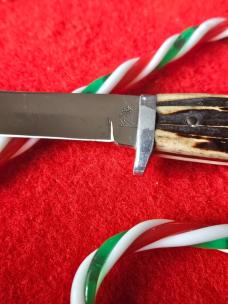 Queen Cutlery #82 Hunting Knife - Brown Winterbottom Bone - 1980s
