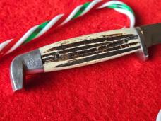 Queen Cutlery #82 Hunting Knife - Brown Winterbottom Bone - 1980s