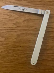 4 3/4 INCHES CLOSED ETCHED WHITE HANDLES
