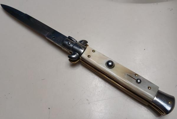  Brand New 9" Armando  Beltrame Honey Horn Scales 