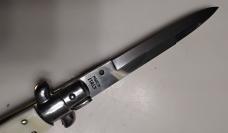  Brand New 9" Armando  Beltrame Honey Horn Scales 