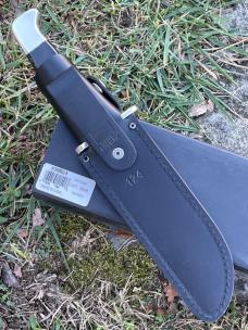  LEROY REMER & WBC BUCK 124 FRONTIERSMAN ** BUFFALO HORN W/NICKLE SILVER HOWLING WOLF INLAY #12