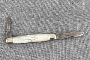 Antique Humason & Beckley H&B – Mother of Pearl – Equal End Pen