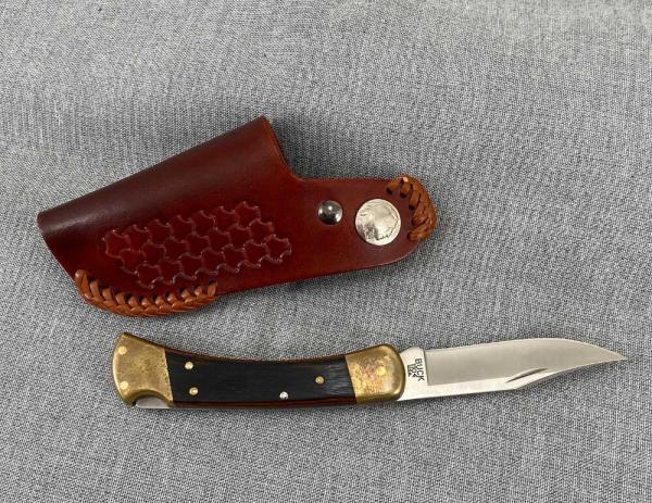 Buck 110 Lockback – Rosewood & Brass – 2010 with Brown Leather Sheath