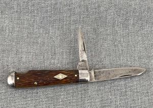Antique Diamond Edge – Shapleigh Hardware – Easy Open Jack – Brown Bone