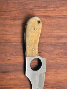 Custom Knuckle-hole Knife - Whiteknuckler Classic M3 (Original Model/Sanded Wood))