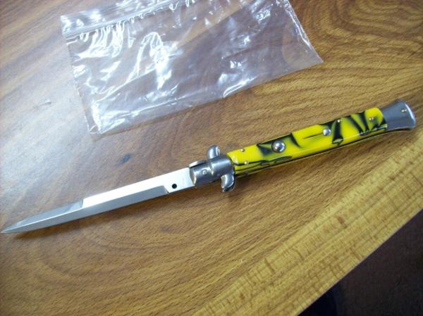 Vintage 11 Inch Italian Stiletto Rare Bumblebee Automatic Italy Stainless Looks UNUSED! Vintage 11 Inch Italian Stiletto Rare Bumblebee Automatic Italy Stainless Looks UNUSED!