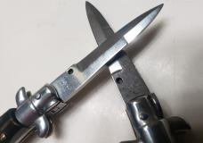 Set of 2  Vintage  Mini 4 5/8"  Switchblades 