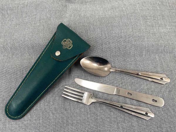 George Schrade – Girl Scouts of America – 3 Piece Cutlery Set – Original Leather Pouch George Schrade – Girl Scouts of America – 3 Piece Cutlery Set – Original Leather Pouch