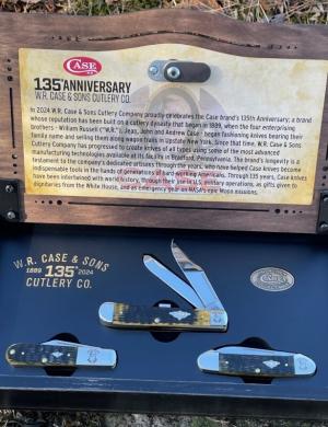 CASE XX ** 135th ANNIVERSARY COMMEMORATIVE OLIVE GREEN TRAPPER CANOE BARLOW SET 2024