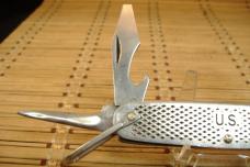 CAMILLUS USA MADE VINTAGE 1982 US MILITARY ISSUE MULTI-TOOL FOLDING POCKET KNIFE IN GOOD CONDITION