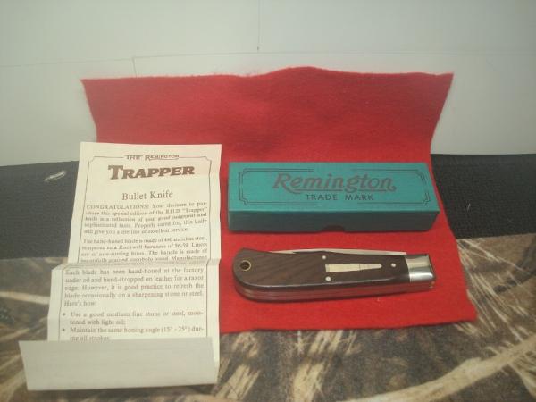 Remington UMC USA 1989 Cocobolo Wood R1128 Bullet Trapper Knife New in Box Remington UMC USA 1989 Cocobolo Wood R1128 Bullet Trapper Knife New in Box
