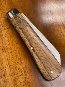 A Wright & Son Large Lambsfoot knife with Lambsfoot blade and Whiskey Oak Covers