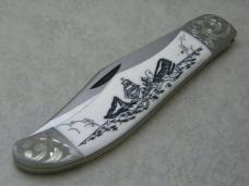 Case XX Stainless USA 3 Dot (1977) W165 SSP SAB Scrimshawed Bone Moby Dick Folding Hunter Knife  