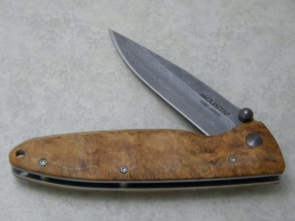 Mcusta Seki - Japan Basic MC-26D Quincewood Damascus Liner Lock Knife Mcusta Seki - Japan Basic MC-26D Quincewood Damascus Liner Lock Knife