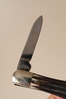 Vintage Queen Steel #47 USA, Half Whittler swell Senter ,Imitation Winterbottom Bone, Q76