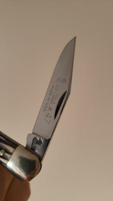 Vintage Queen Steel #47 USA, Half Whittler swell Senter ,Imitation Winterbottom Bone, Q76