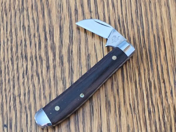 Queen Cuterly #51 Carver Black Maple Knife with Box