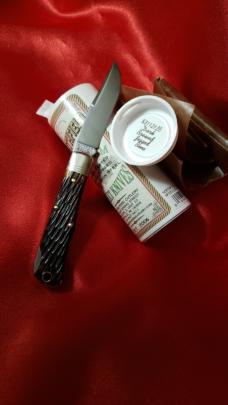 Great Eastern Cutlery 831121LB Tascosa Lockback Dark Brewed Jigged Bone Lockback. NEW, Mint in tube
