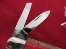 Queen 1976 Red Delrin Kentucky Whittler 1 of 600