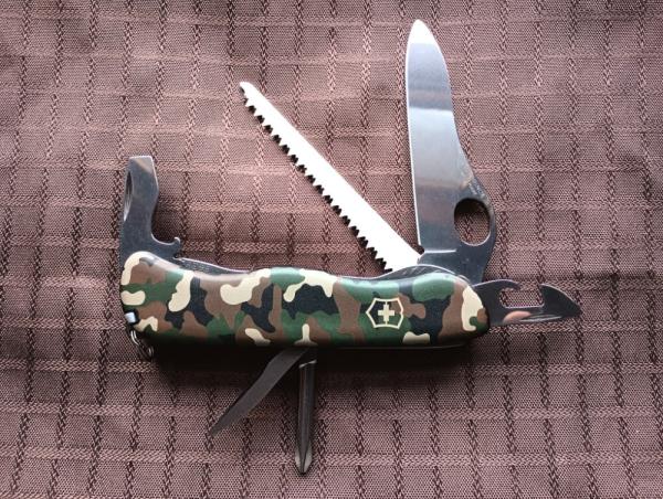 Victorinox One Handed Trekker Camo 54878