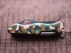 Victorinox One Handed Trekker Camo 54878
